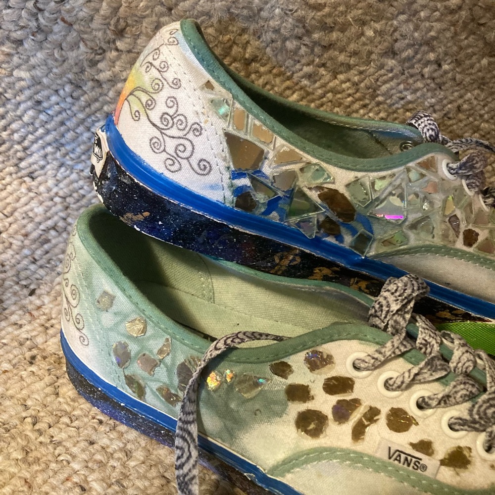 Van’s “Off The Wall” Custom Designed Outdoors Scene Painting Canvas Sneakers - Picture 2 of 13